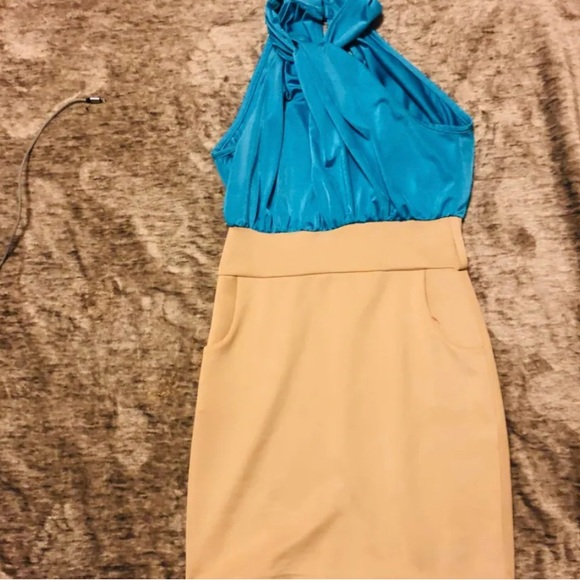 Tan and turquoise minidress - Picture 3 of 3